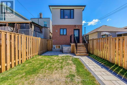 286 Gilbert Avenue, Toronto, ON - Outdoor