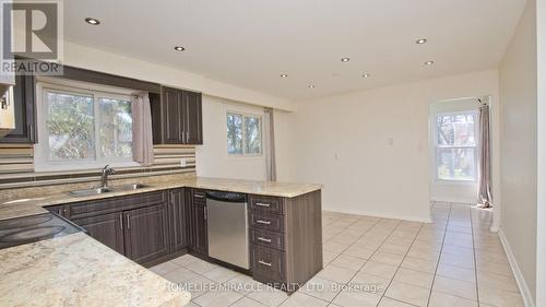 38 Medici Place, Brampton, ON - Indoor Photo Showing Kitchen With Double Sink
