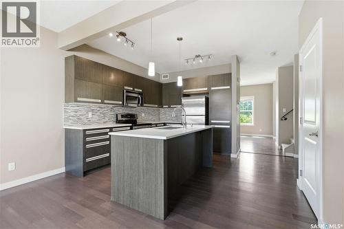 924 Stonebridge Common, Saskatoon, SK - Indoor Photo Showing Kitchen With Upgraded Kitchen
