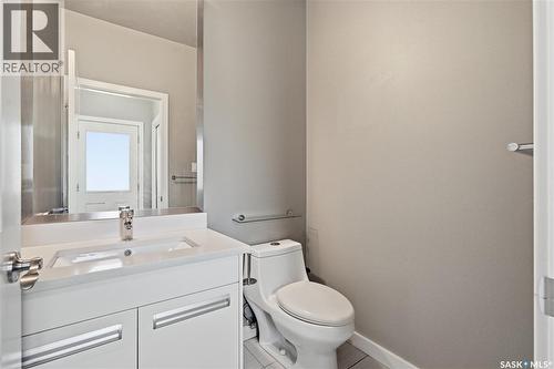 924 Stonebridge Common, Saskatoon, SK - Indoor Photo Showing Bathroom