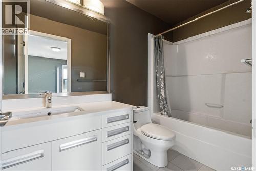 924 Stonebridge Common, Saskatoon, SK - Indoor Photo Showing Bathroom