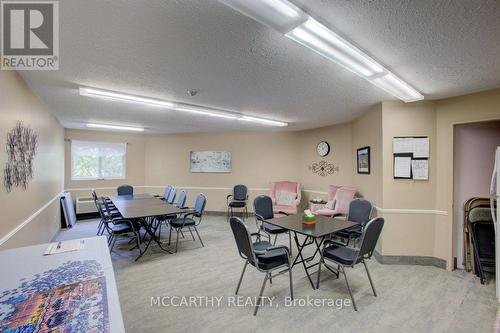 Common area coffee room - 300 - 250 Robert Street, Shelburne, ON - Indoor