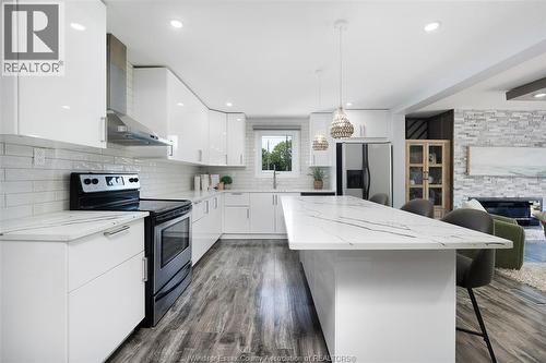 430 Broadway Street, Belle River, ON - Indoor Photo Showing Kitchen With Upgraded Kitchen