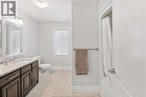 6184 Disputed Road, Lasalle, ON - Indoor Photo Showing Bathroom