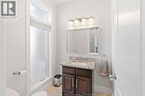 6184 Disputed Road, Lasalle, ON - Indoor Photo Showing Bathroom