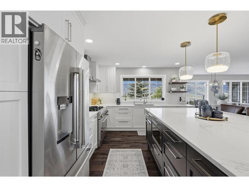 1648 Skeena Place, Kamloops, BC - Indoor Photo Showing Kitchen With Upgraded Kitchen