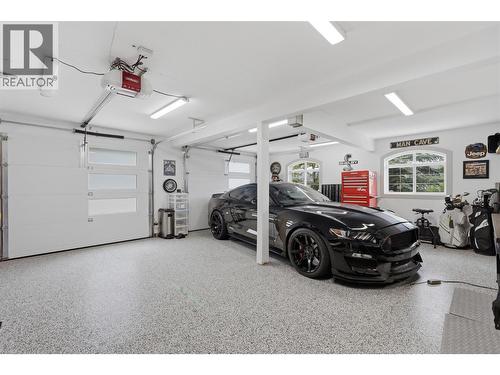 1648 Skeena Place, Kamloops, BC - Indoor Photo Showing Garage