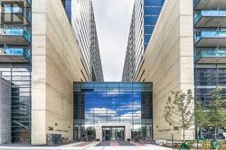 810 - 36 LISGAR STREET Toronto, ON M6J 3G2