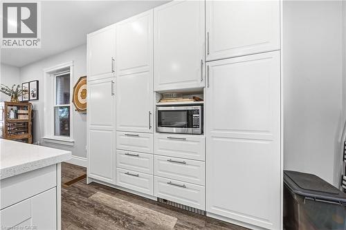 30 Cumberland Avenue, Hamilton, ON - Indoor Photo Showing Kitchen