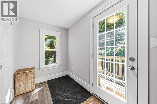 30 Cumberland Avenue, Hamilton, ON - Indoor Photo Showing Other Room