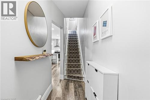 30 Cumberland Avenue, Hamilton, ON - Indoor Photo Showing Other Room