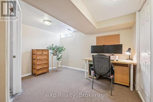 Office / 3rd bedroom in basement - 44 - 40 Silvercreek Parkway N, Guelph (Junction/Onward Willow), ON - Indoor Photo Showing Office