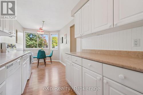44 - 40 Silvercreek Parkway N, Guelph (Junction/Onward Willow), ON - Indoor Photo Showing Kitchen