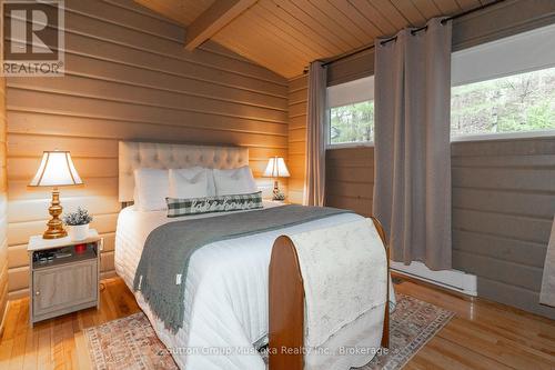 236 Hoodstown Road, Huntsville (Stisted), ON - Indoor Photo Showing Bedroom