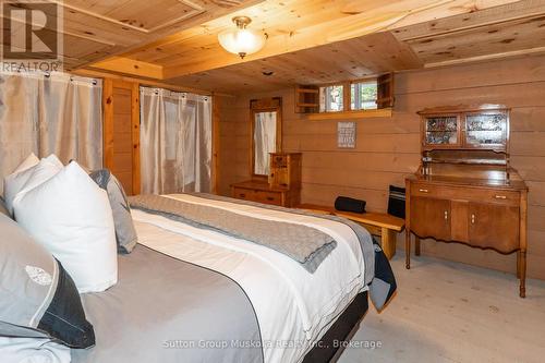 236 Hoodstown Road, Huntsville (Stisted), ON - Indoor Photo Showing Bedroom
