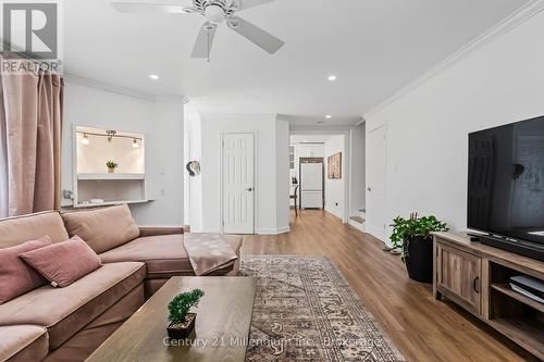 38 Grayview Drive, Grey Highlands, ON - Indoor Photo Showing Living Room