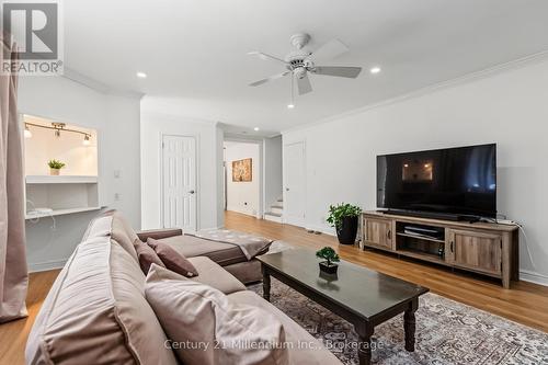 38 Grayview Drive, Grey Highlands, ON - Indoor Photo Showing Living Room