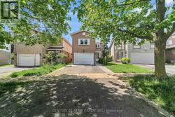 10 PARK LN CIRCLE Richmond Hill, ON L4C 6S8