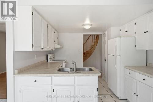 208 Conley Street, Vaughan, ON - Indoor Photo Showing Kitchen