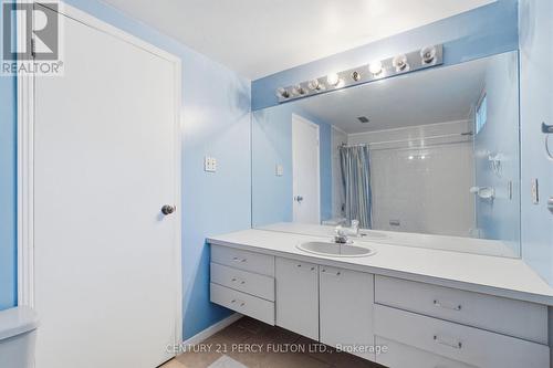 208 Conley Street, Vaughan, ON - Indoor Photo Showing Bathroom