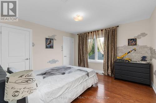 107 Allegra Drive, Wasaga Beach, ON - Indoor Photo Showing Bedroom
