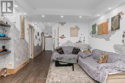 107 Allegra Drive, Wasaga Beach, ON - Indoor Photo Showing Living Room