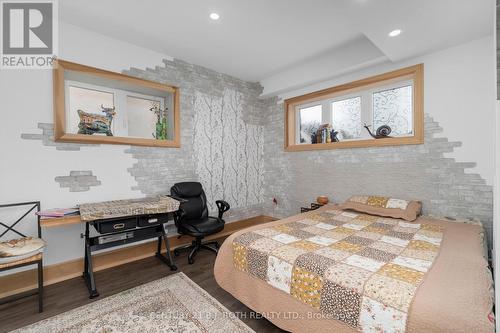 107 Allegra Drive, Wasaga Beach, ON - Indoor Photo Showing Bedroom