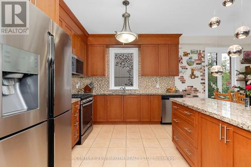 107 Allegra Drive, Wasaga Beach, ON - Indoor Photo Showing Kitchen With Stainless Steel Kitchen With Upgraded Kitchen