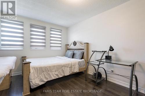 503 Grove Street E, Barrie, ON - Indoor Photo Showing Bedroom