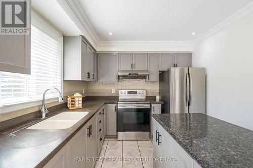 503 Grove Street E, Barrie, ON - Indoor Photo Showing Kitchen With Double Sink With Upgraded Kitchen