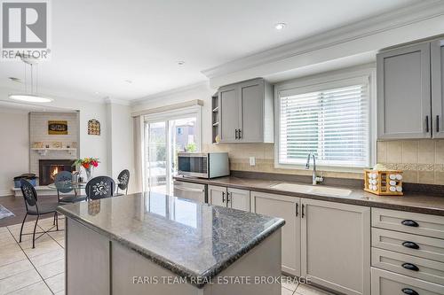 503 Grove Street E, Barrie, ON - Indoor Photo Showing Kitchen