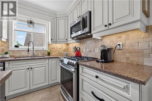 104 Udell Way, Grimsby, ON - Indoor Photo Showing Kitchen With Upgraded Kitchen