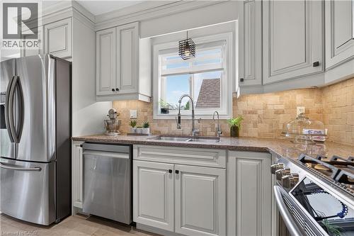 104 Udell Way, Grimsby, ON - Indoor Photo Showing Kitchen With Double Sink With Upgraded Kitchen