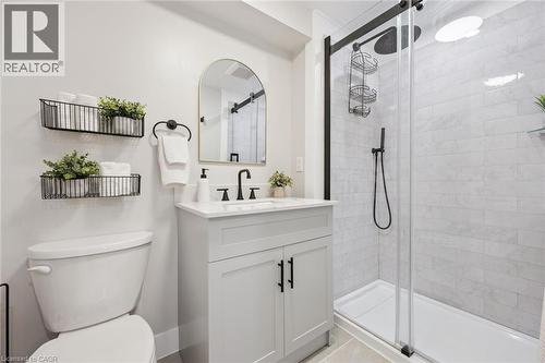 16 Nipigon Street, Kitchener, ON - Indoor Photo Showing Bathroom