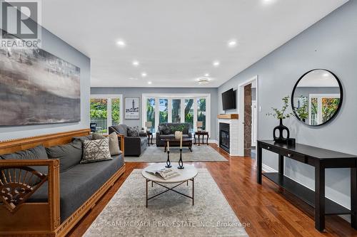 188 Birkdale Road, Toronto, ON - Indoor Photo Showing Living Room