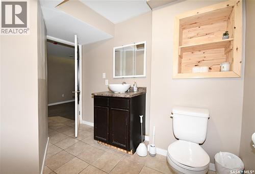 16 29Th Street E, Prince Albert, SK - Indoor Photo Showing Bathroom