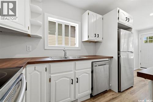 160 Osler Street, Regina, SK - Indoor Photo Showing Kitchen With Double Sink
