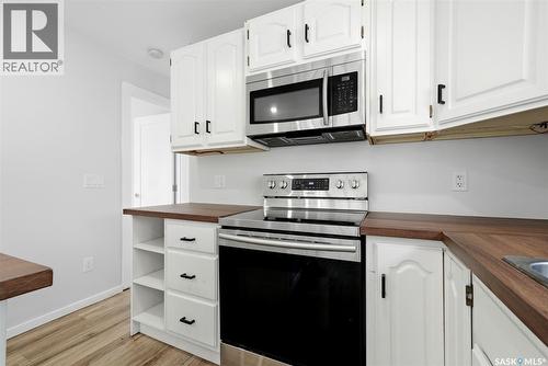 160 Osler Street, Regina, SK - Indoor Photo Showing Kitchen