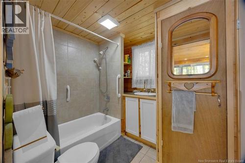 384 Elm Hill Road, Hampstead, NB - Indoor Photo Showing Bathroom