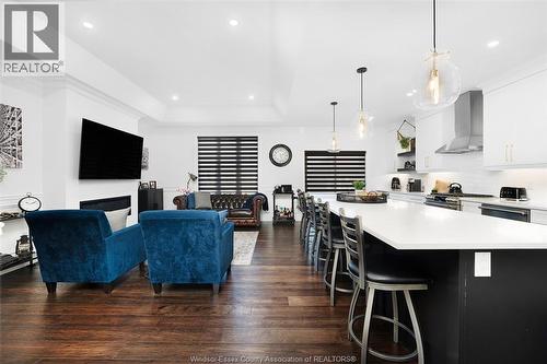 450 Brunmar Crescent, Lakeshore, ON - Indoor Photo Showing Kitchen With Upgraded Kitchen