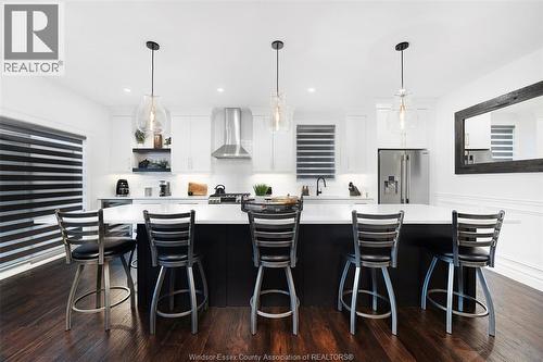 450 Brunmar Crescent, Lakeshore, ON - Indoor Photo Showing Kitchen With Upgraded Kitchen