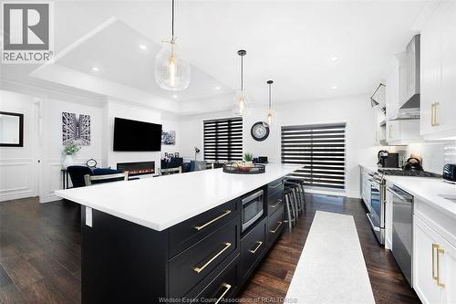 450 Brunmar Crescent, Lakeshore, ON - Indoor Photo Showing Kitchen With Upgraded Kitchen