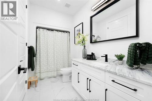 450 Brunmar Crescent, Lakeshore, ON - Indoor Photo Showing Bathroom