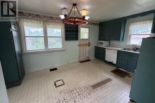12 Dufferin Street, Brighton, ON - Indoor