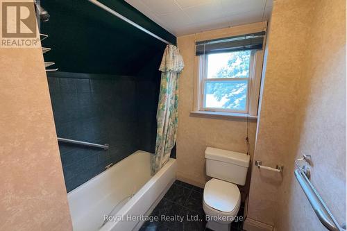 12 Dufferin Street, Brighton, ON - Indoor Photo Showing Bathroom