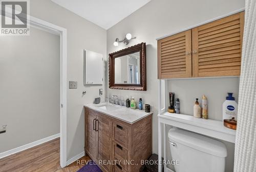 986 Killarney Crescent, Kingston (East Gardiners Rd), ON - Indoor Photo Showing Bathroom