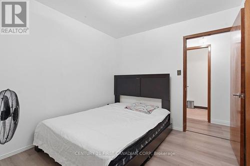 17 Edgemere Crescent, London South (South T), ON - Indoor Photo Showing Bedroom
