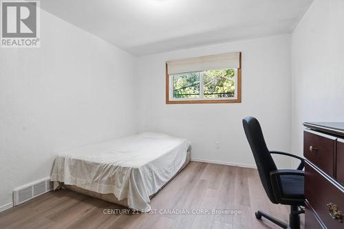 17 Edgemere Crescent, London South (South T), ON - Indoor Photo Showing Bedroom