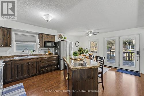 219 Picton Street E, Goderich (Goderich (Town)), ON - Indoor Photo Showing Kitchen With Double Sink With Upgraded Kitchen