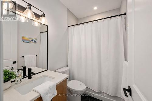 4 piece Bathroom - 126 Aspen Circle, Thames Centre, ON - Indoor Photo Showing Bathroom